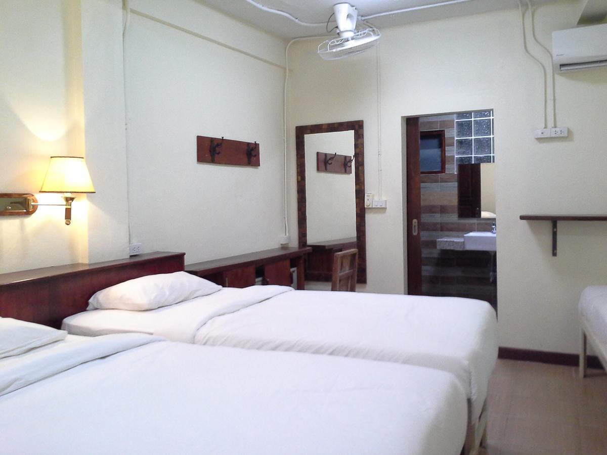 Bc Guesthouse Banglamphu Bangkok Exterior photo